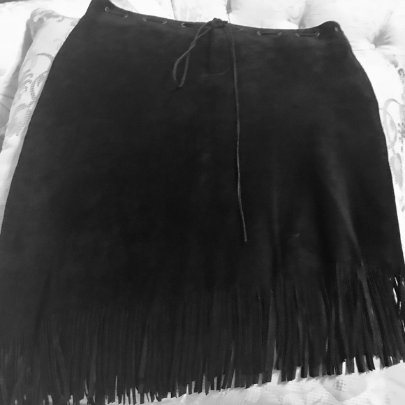 Short Black Fringed Suede Leather Skirt - Picture 3 of 7